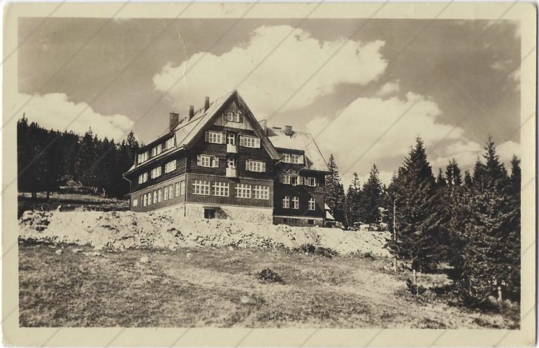 Chata na Martinských holiach (1949-50; Tvar) a