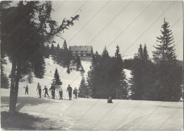 Chata na Martinských holiach (1949-50; Tvar)