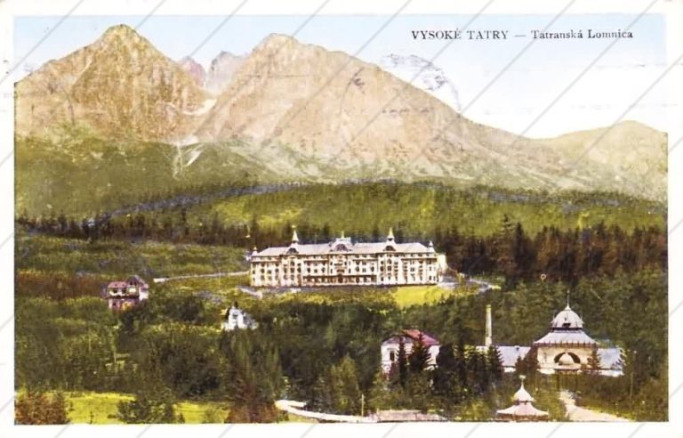Grandhotel Praha vzadu, kúpeľný dom vpravo (1931) – Kriváň – Bratislava