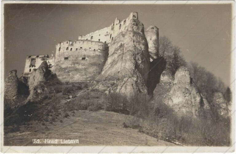 Hrad Lietava (1919 25; Foto Tatra Trenčín) a