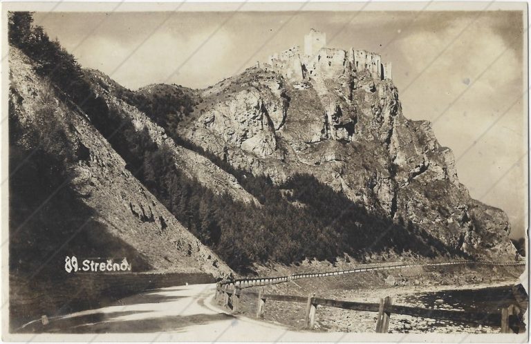 Hrad Strečno (1919-25; Foto Tatra Trenčín)