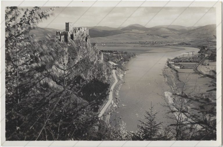 Hrad Strečno (1938; Trávniček)