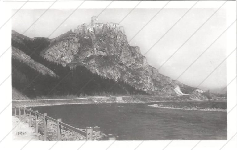 Hrad Strečno (1945-48) – Slovakotour