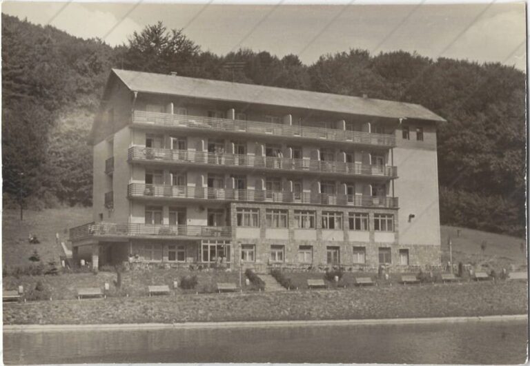 Opatovská dolina, rekreačné stredisko (1964; xxx) a