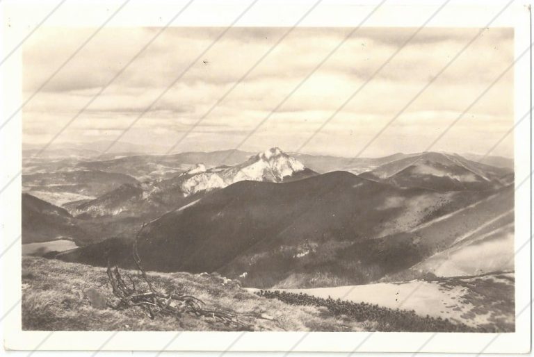 Pohľad na Stoh a Veľký Rozsutec z Veľkého Kriváňa (cca 1925) – Kriváň – Bratislava