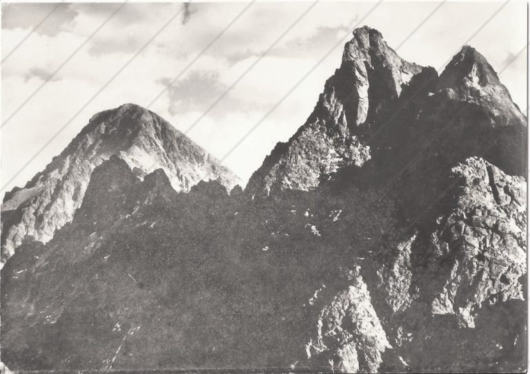 Pohľad z Kupoly na Bradavicu a Slavkovský štít (cca 1960) – Osveta