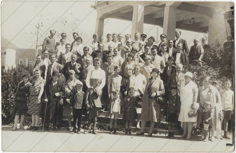 Štrbské pleso – fotopohľadnica (prešla poštou v 1929 o 9 dní neskôr)