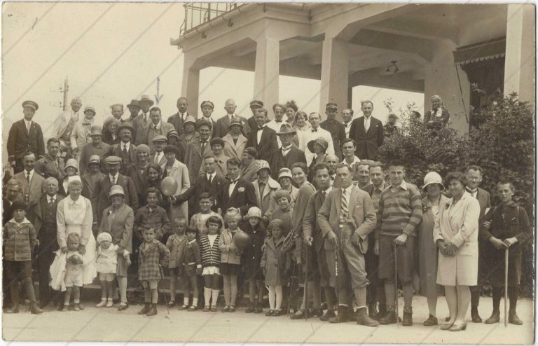 Štrbské pleso – fotopohľadnica (prešla poštou v 1929)