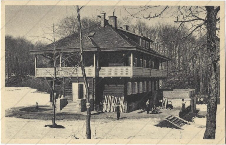 Trenčianska (Soblahovská) chata (1948; Slovakotour) a