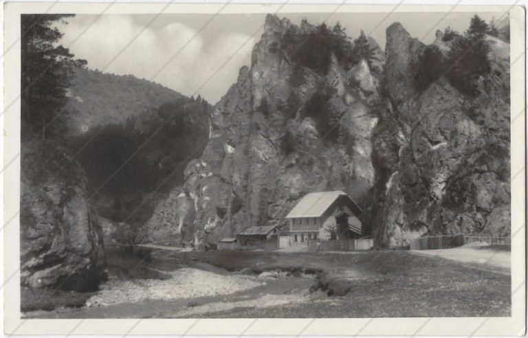 Turistický dom (1949-50; Tatran)